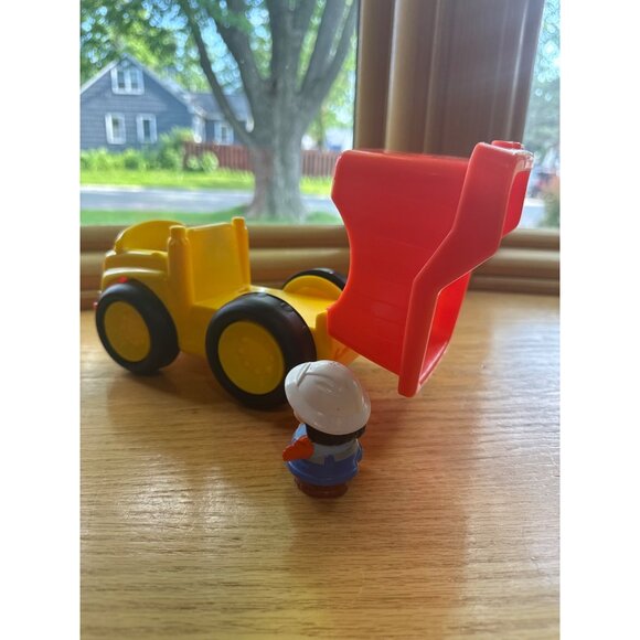 Fisher-Price Little People Dump Truck Construction Worker Figure 2013 Mattel - Picture 7 of 7